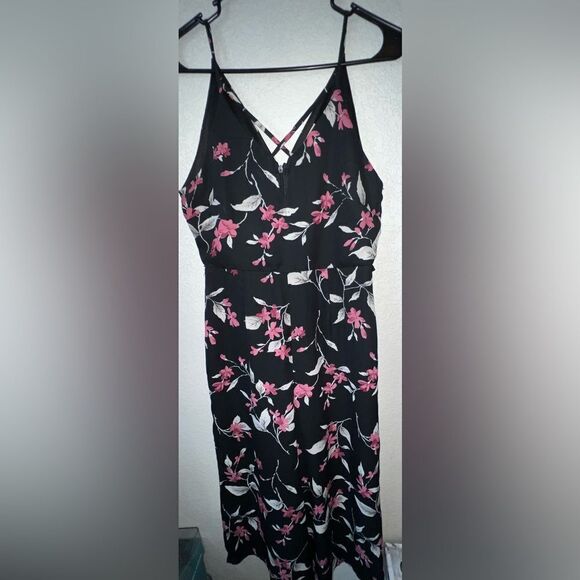 SIENNA SKY BLACK FLORAL ROMPER SIZE SMALL NWOT - Picture 7 of 10